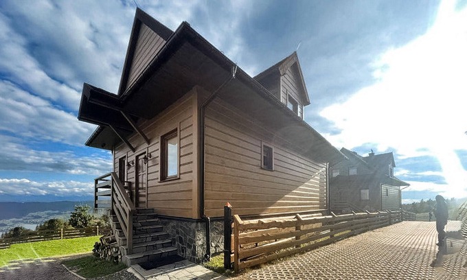 Huba House | 3 bedroom pet friendly home in Huba