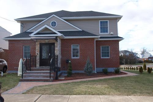 North New Hyde Park Villa | 3 Bedroom Renovated Model House