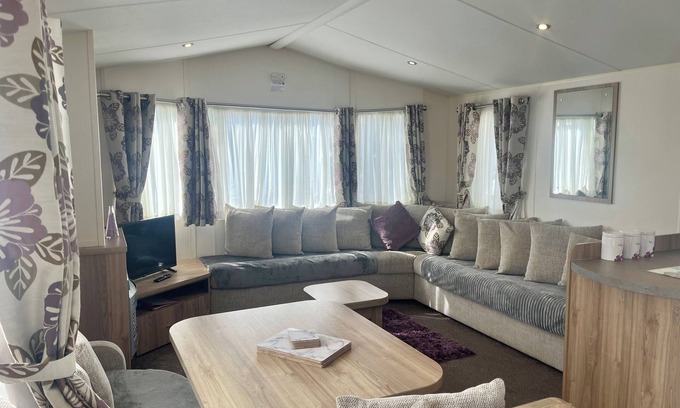 Stepps House | 3 bedroom self-catering holiday home near Glasgow city centre