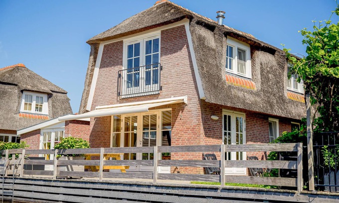 Municipality of Stichtse Vecht House | 3 bedroom stunning home in Breukelen