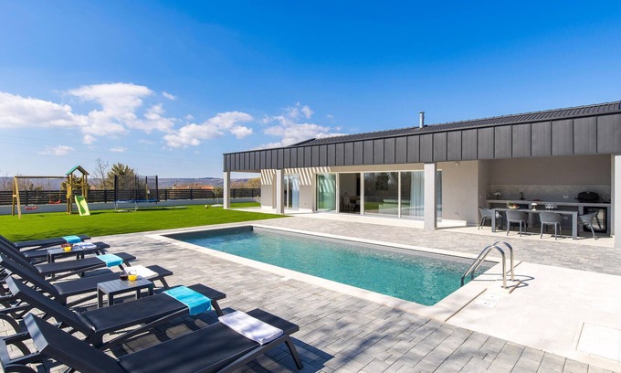 Brgod House | 3 bedroom stunning home in Brgod