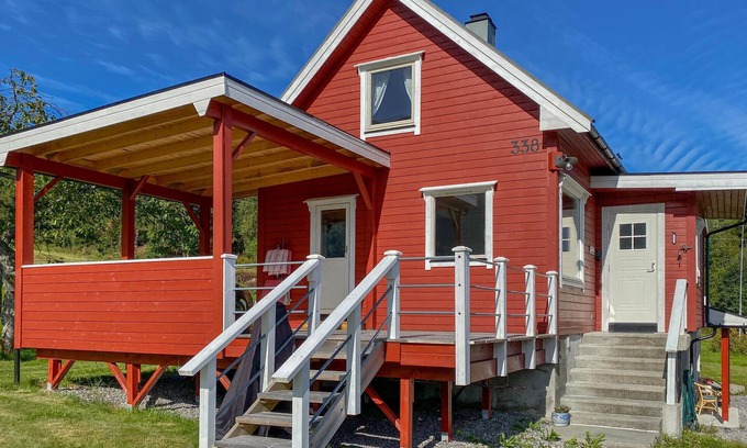 Midsund Municipality House | 3 bedroom stunning home in Fiksdal