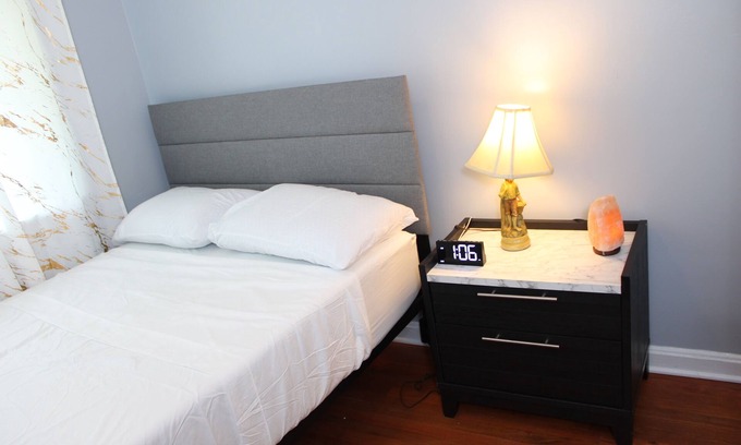 Oxon Hill House | 3-bedroom townhome in enjoyable Oxon Hill with AC 10 min. from National Harbor