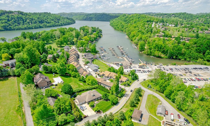 Cheat Lake House | 3 Bedroom Townhome next to Cheat Lake/Sunset Beach Marina!