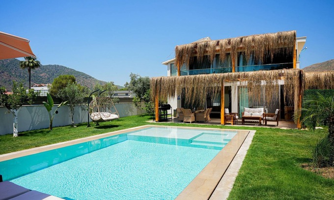 Hisaronu Villa | 3-bedroom villa in pleasant Hisarönü with WiFi, AC