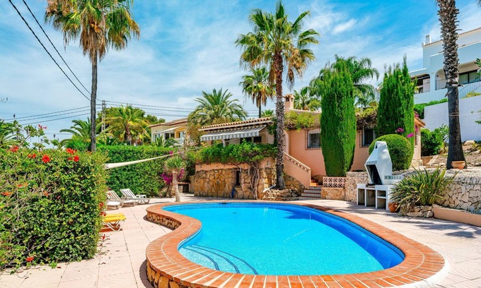 Paichi Villa | 3 bedroom villa in teulada