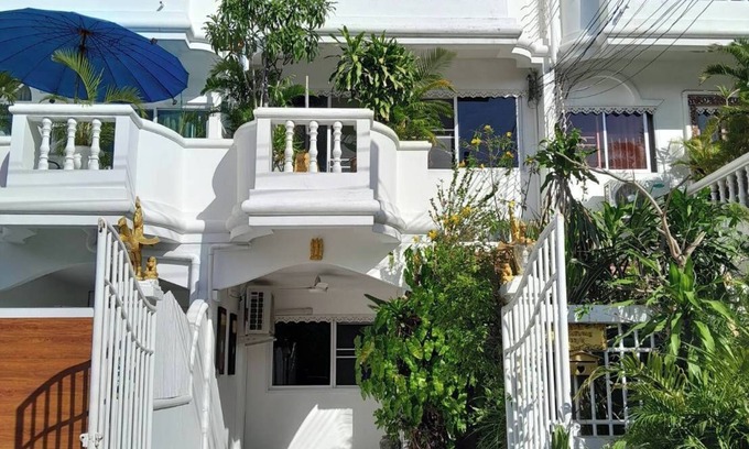 Pattaya Bay House | 3 bedroom villa near Pattaya Jomtien beach