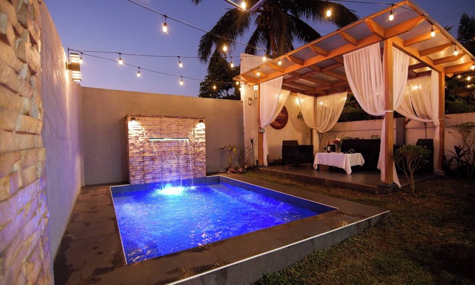 Alfonso Villa | 3-bedroom villa near Tagaytay with jacuzzi, nice garden & outdoor amenities