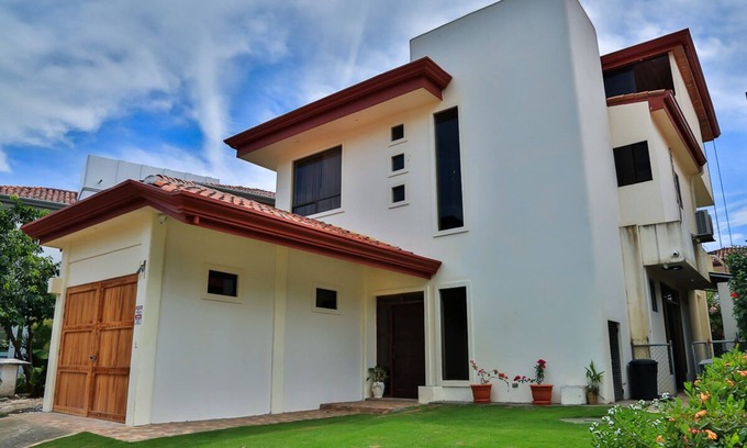 Playa Hermosa Villa | 3 Bedroom Villa Oceanside in Hermosa Palms