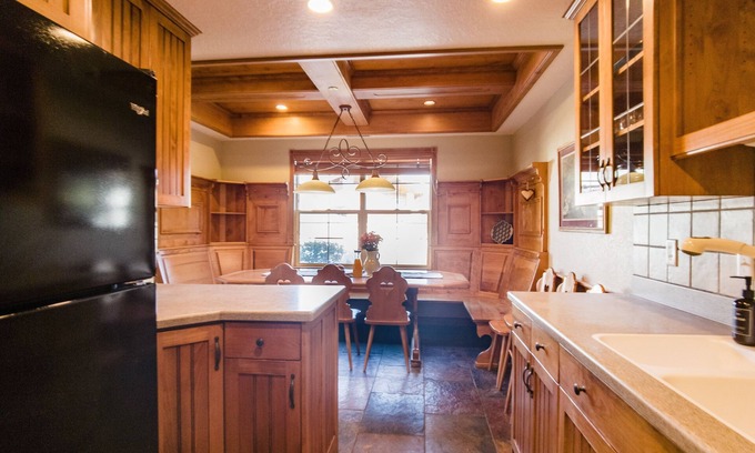 Midway Condo | 3 Bedroom Zermatt Villages 773 Condo