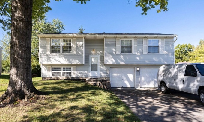 Parkdale House | 3 bedroom2 bathrooms house features WiFi, fully equipped kitchen,