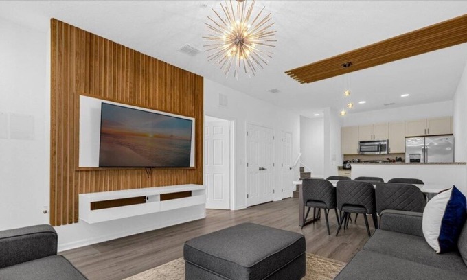 Galilee House | 3 Bedrooms/ 2 Bathrooms Lucaya Village (26-102)