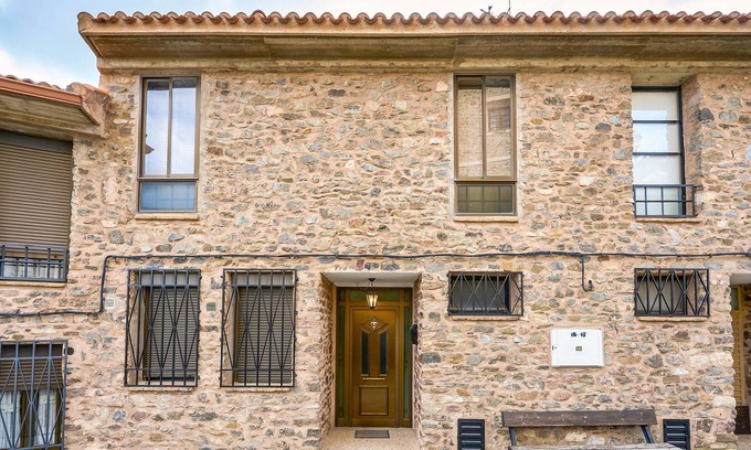 Cornago House | 3 bedrooms in Cornago
