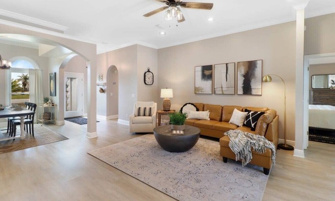 Port St. Joe House | 3 Blocks to Beach, Oasis-Like Private Heated Pool,6 Seat Golf Cart,Putting Green