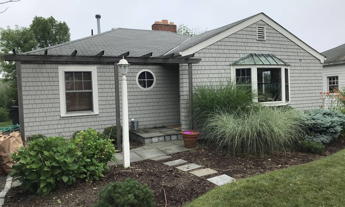 Clinton House | 3+BR/2 bath in Grove Beach Improvement Association Community. Central AC