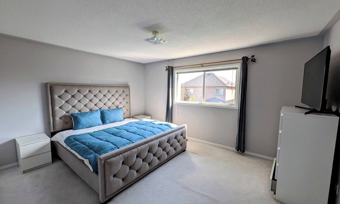 Churchill Meadows House | 3 Br Cozy I Spacious House I Quiet I Pet & Family Friendly I NEAR Toronto