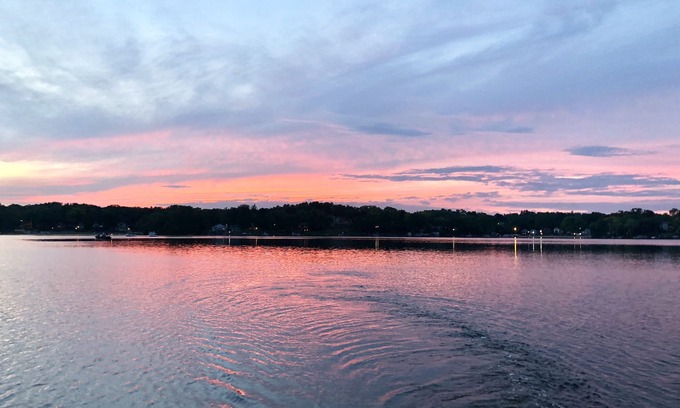 Bohners Lake House | 3 BR Lakeview Getaway - Steps to the Beach - Dogs ok