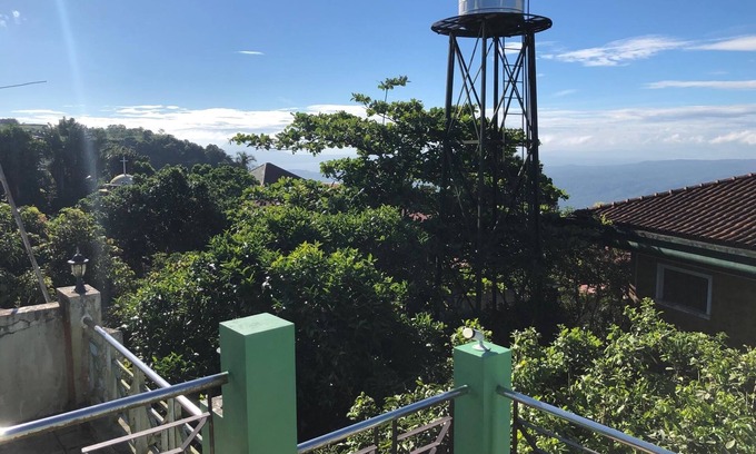 Tagaytay House | 3-BR Towhnouse in Tagaytay