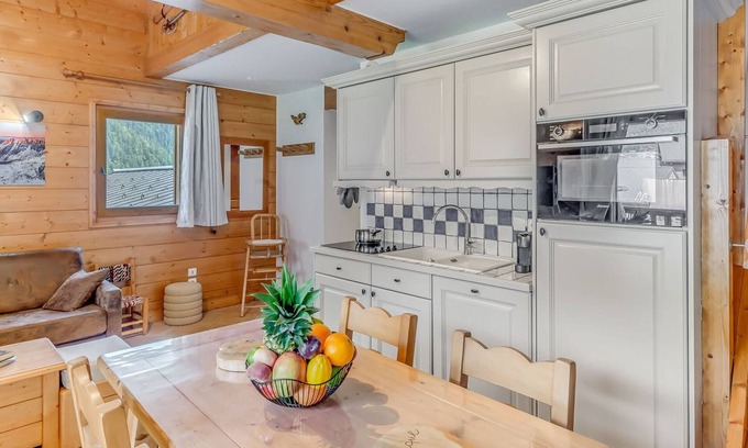 Champagny-en-Vanoise Apartment | 3* Duplex in Champagny, 2 Bed, Pool, Wifi, 6 Pers