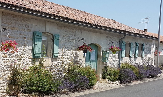 Virollet House | 3 * gite "Quietly" close to the beaches