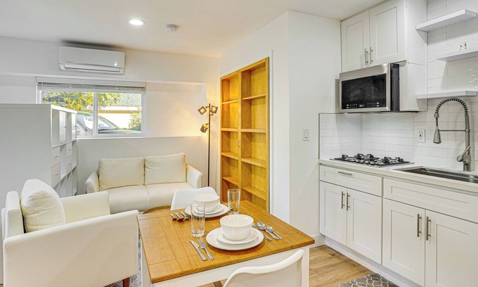 Santa Ana Apartment | 3 Mi to Angel Stadium: Cozy Studio w/Patio!