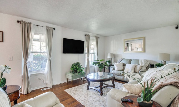Central Oklahoma City House | 3 Mi to Diamond Ballroom: Home w/Fenced Yard!