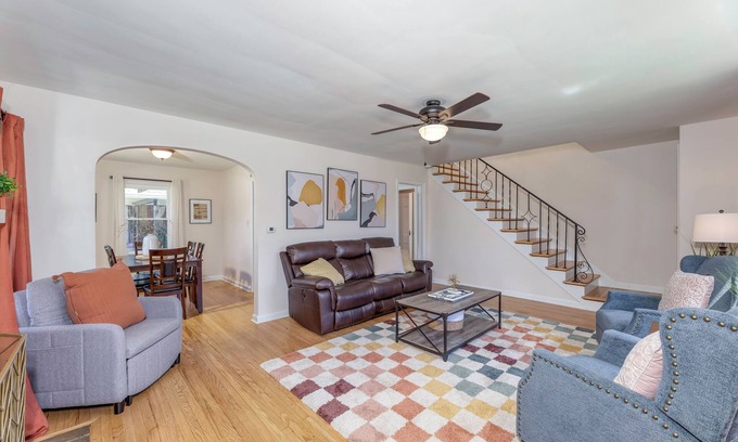 Speedway House | 3 min walk to IMS First Turn! King Bed - Full Kitchen - Peaceful front porch!