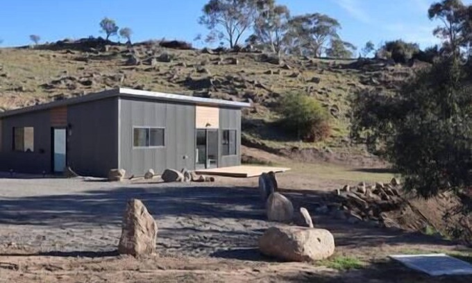 East Jindabyne House | #3 new eco cabin private with great views