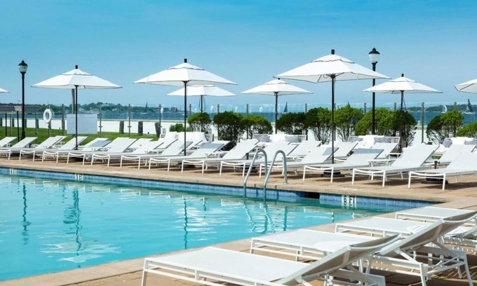 Goat Island Hotel | 3 Picturesque Harbor View Room | Short Stroll from Historic Downtown