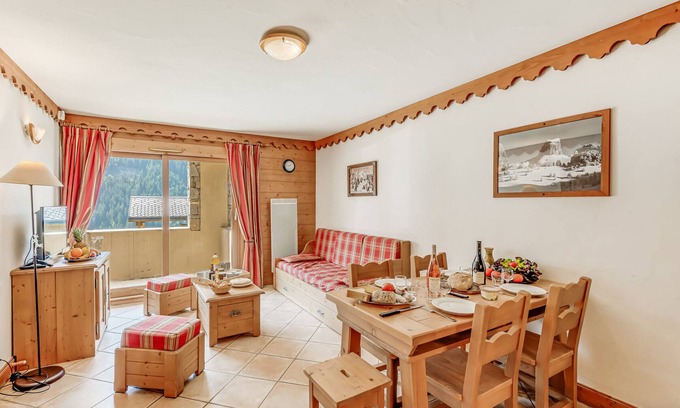 Champagny-en-Vanoise Apartment | 3-room apt for 6 in Champagny with parking