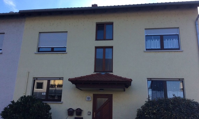 Ladenburg Apartment | 3 room attic apartment for up to 5 guests