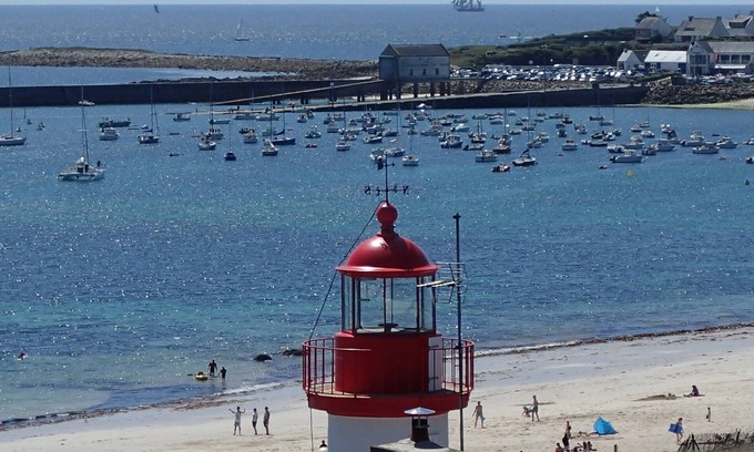 Audierne Apartment | 3-room duplex - 50 m from the beach - Beautiful sea view