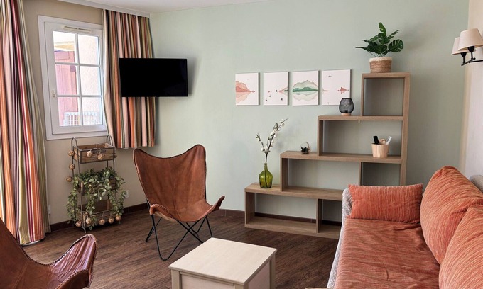 Cap Esterel Apartment | 3-Room Duplex for 6 with Terrace, Pool, and Parking