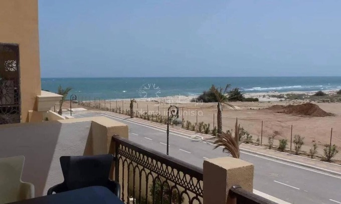 Chott Mariem Apartment | 3 room waterfront apartment with swimming pool