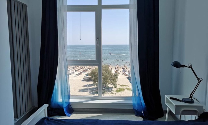 Mamaia-Sat Apartment | 3 rooms beachfront propriety with amazing panorama views