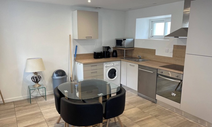 Lampaul-Guimiliau House | 3-star listed house in town center
