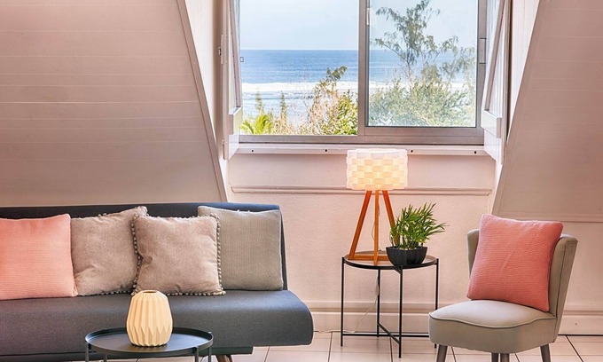 La Saline Les Bains Apartment | 3-star one-bedroom apartment 100m from Trou d'Eau beach, Saline-les-Bains, Reunion Island