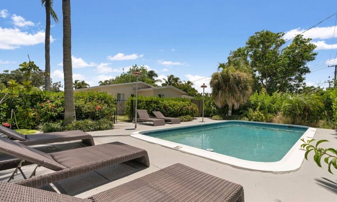 Croissant Park Apartment | #3 · Studio with 70 inch TV in downtown For Lauderdale!