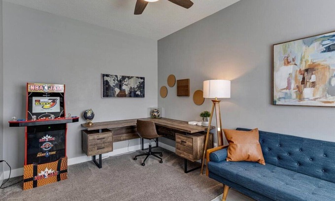 Herriman House | 30+ Day Heaven! Pets! Garage! Fenced Yard! Parks!