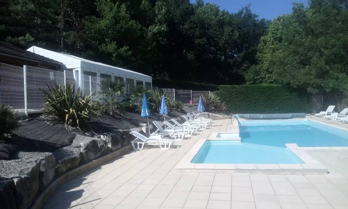 Sauveterre-de-Rouergue Ski Chalet | 30 m² Chalet ∙ 2 bedrooms ∙ 6 guests