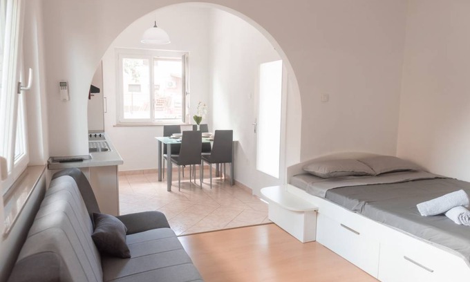 Izola Apartment | 30 m² Studio flat ∙ 1 bedroom ∙ 4 guests