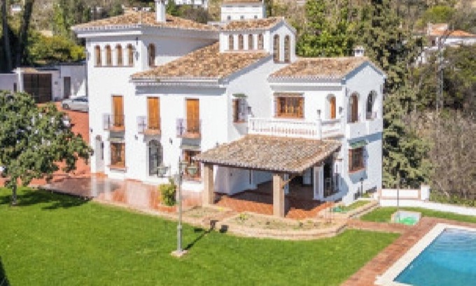 Casarabonela Villa | 30 minutes from Malaga! Villa ideal for large groups, with games room