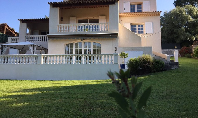 Vence Apartment | 30 sq.m studio at garden level. Quiet villa in a green setting with terrace
