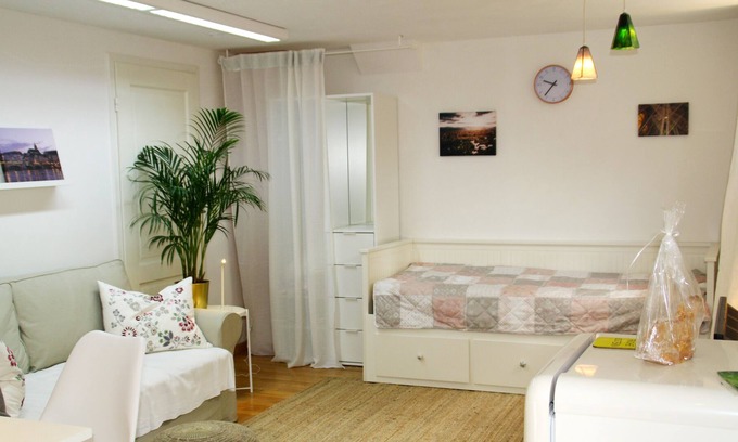 Buggingen Apartment | 30 sqm holiday apartment, southern Germany, Markgräflerland