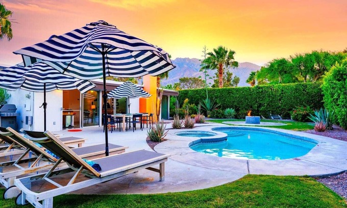Racquet Club Estates House | 30+ Stay! Gorgeous Vacation Home W/Pool/Spa/Firepit