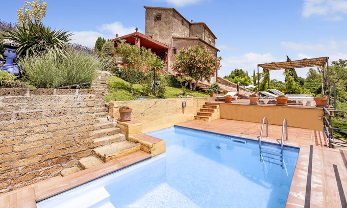 Castiglione in Teverina Resort | 300 m² Luxury rental ∙ 4 bedrooms ∙ 8 guests