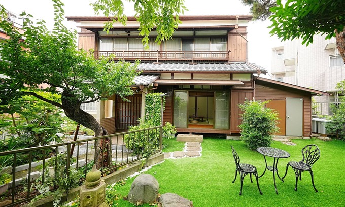 Nakano Villa | 301 ㎡ villa|Shinjuku 20min|3 parking spots|garden