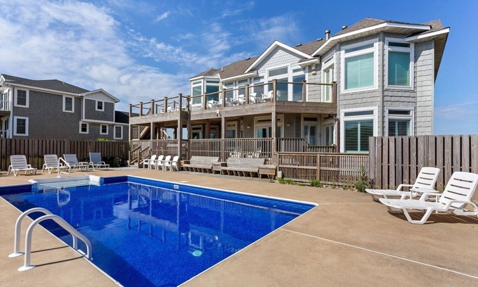 Southern Shores House | 3025 Who's On First *Private Pool*Elevator*Theater