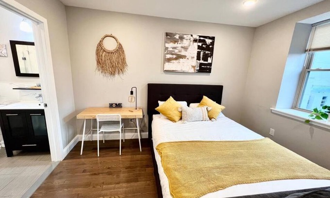 Logan Square Apartment | 303 Cozy and modern 1BR apartment in center City