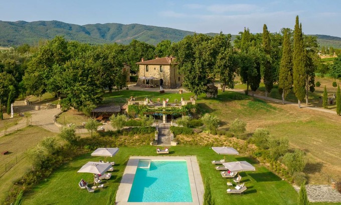 Castiglion Fibocchi Villa | 304 m² Villa ∙ 9 bedrooms ∙ 18 guests
